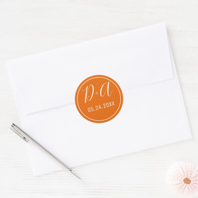 Sticker Rond Initiales simples et élégantes mariage orange (Enveloppe)