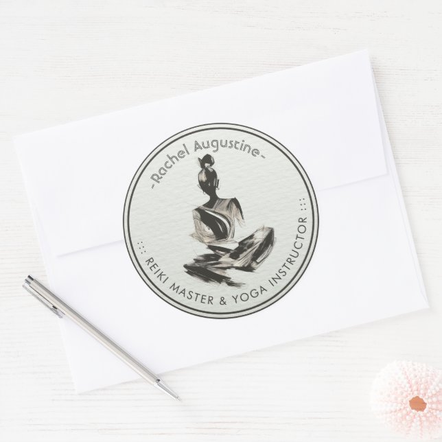 Sticker Rond Instructeur de Yoga Lotus Méditation Pose Brosse (Enveloppe)