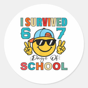 Sticker Rond J'ai survécu 67 jours d'école drôle 67 mème étudia