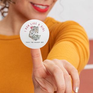 Sticker Rond Je Cours Comme Une Fille Motivationnelle Léopard R