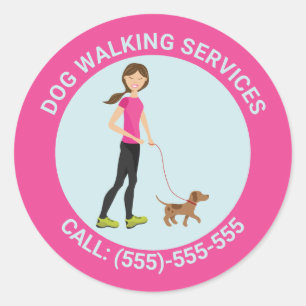 Sticker Rond Jolie Fille Et Chien Brun - Services de Promenade