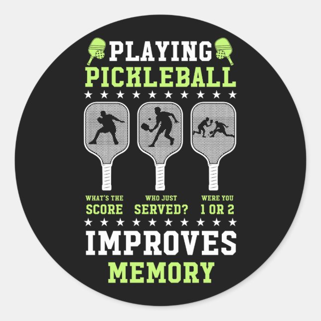 Sticker Rond Jouer à Pickleball améliore la mémoire Pickle Ball (Devant)