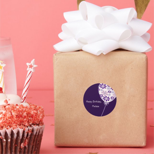 Sticker Rond Jouer Indigo Pink Balloon Joyeux anniversaire (Fête)