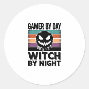 Sticker Rond Joueur de jeux vidéo le jour sorcière la nuit desi