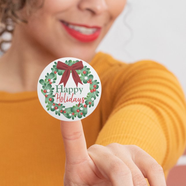 Sticker Rond Joyeuses fêtes Noël Holly Wreath (Happy Holidays Christmas Holly Wreath Classic Round Sticker)