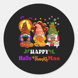 Sticker Rond Joyeux Hallothanksmas Trois Gnomes Halloween Joyeu