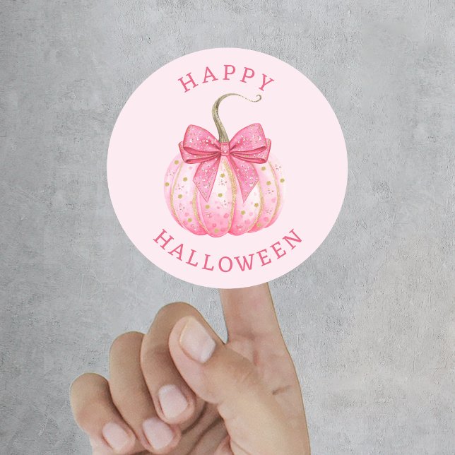 Sticker Rond Joyeux Halloween Ruban Coquette Rose Citrouille (Happy Halloween Pink Coquette Bow Pumpkin Classic Round Sticker
)