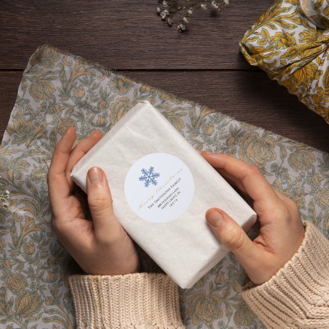 Sticker Rond Joyeux Noël Blanc Marine Gris RSVP Snowflakes (Merry Christmas White Navy Gray RSVP Snowflakes Classic Round Sticker)