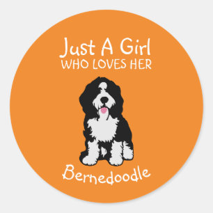 Sticker Rond Juste une fille qui aime son Bernedoodle