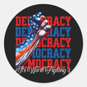 Sticker Rond La démocratie anti-Trump vaut la peine d'être comb