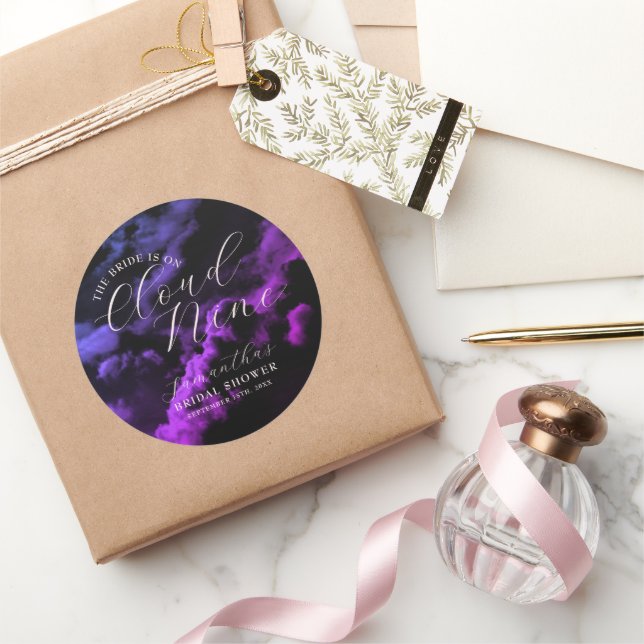 Sticker Rond La mariée est sur Cloud Nine Fête des mariées bleu (Cadeaux)