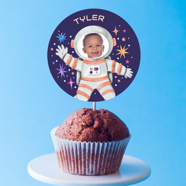 Sticker Rond L'astronaute et les étoiles (Astronaut and Stars Outer Space Photo Classic Round Sticker)