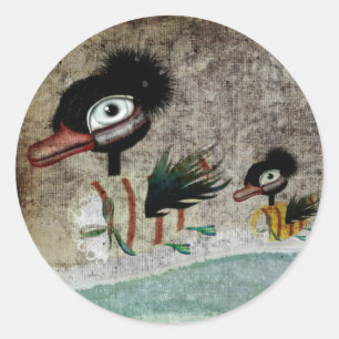 Sticker Rond L'autocollant vintage de conte de fées Ugly Duckl