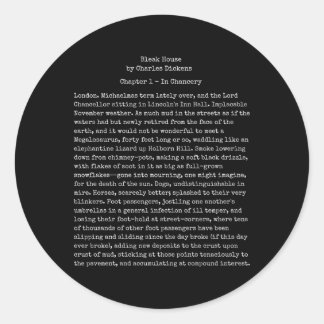 Sticker Rond Lecteur de texte du livre Bleak House Charles Dick