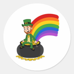 Sticker Rond Leprechaun de dessin animé assis sur une casserole