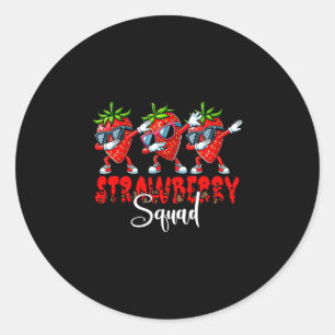 Sticker Rond l'équipe fraise trois faisant des strawberries dab
