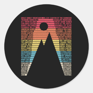 Sticker Rond Liste des parcs nationaux Randonnée du mot Camping