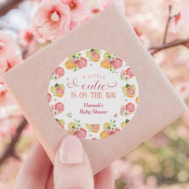 Sticker Rond Little Cutie est sur le chemin Baby shower Favor (Créateur téléchargé)