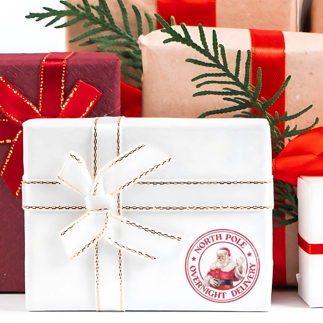 Sticker Rond Livraison du Pôle Nord de père Noël (This cute North Pole Overnight Delivery sticker adds a magical touch to Christmas gifts and letters.)