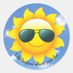 Sticker Rond Lunettes de soleil sur le soleil jaune dans le cie