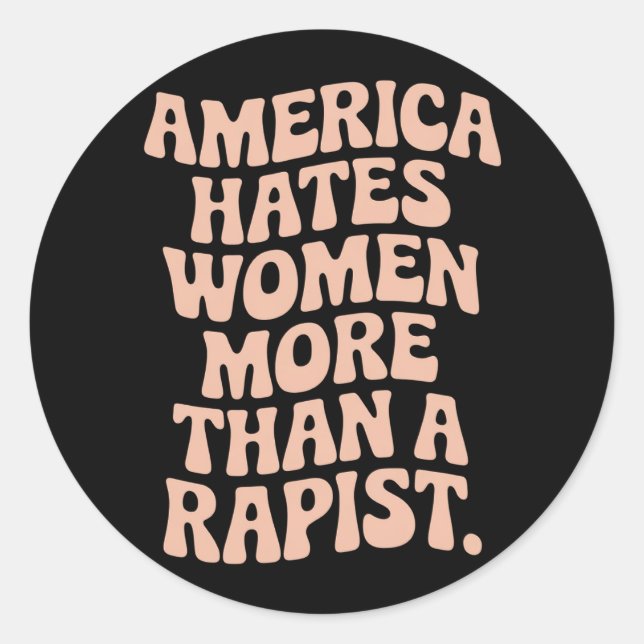 Sticker Rond Manifestation anti-Trump anti-MAGA militante fémin (Devant)