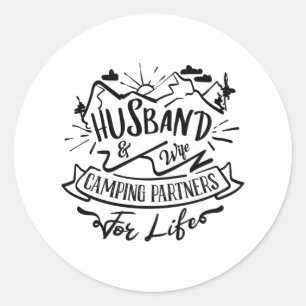 Sticker Rond mari et femme partenaires de camping à vie