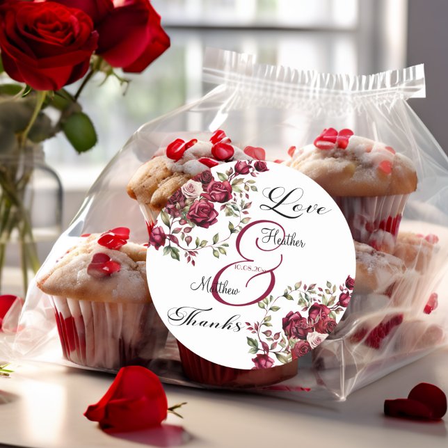 Sticker Rond Mariage de script moderne floral de Bourgogne (Créateur téléchargé)