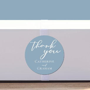 Sticker Rond Mariage personnalisé Dusty Blue White Script