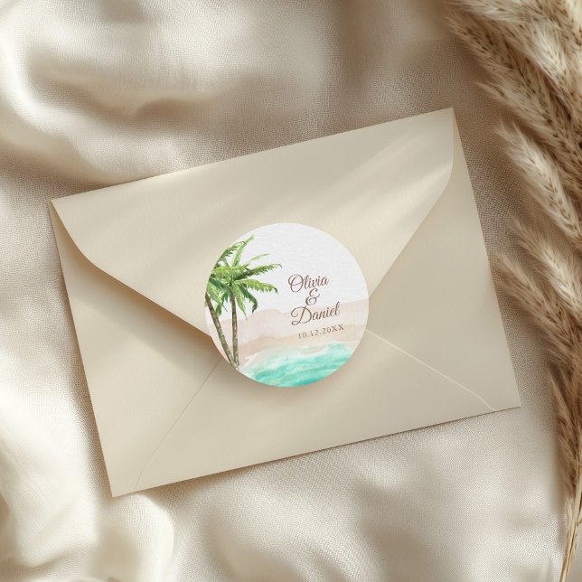 Sticker Rond Mariage sur une plage sablonneuse turquoise à l'aq (Watercolor Turquoise Sandy Beach Wedding Classic Round Sticker on a wedding envelope.)