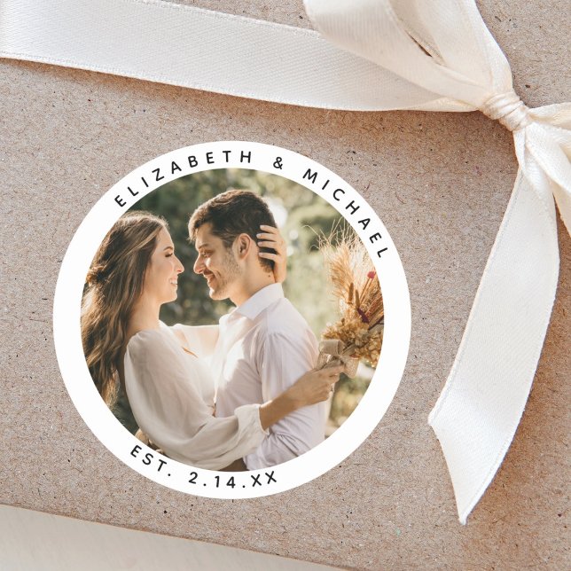 Sticker Rond Mariée élégante et couple de chambre photo mariage (Créateur téléchargé)