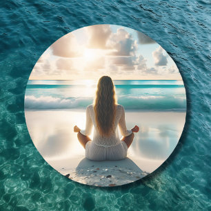 Sticker Rond Méditation sereine par l'océan