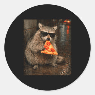 Sticker Rond Mème de raton laveur mangeant de la pizza drôle po