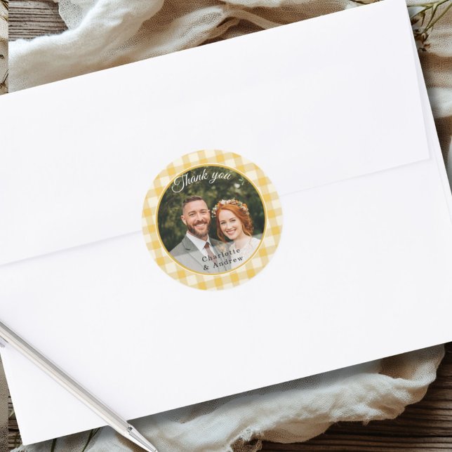 Sticker Rond Merci jaune En vichy photo (Yellow Gingham Thank you Photo Classic Round Sticker)