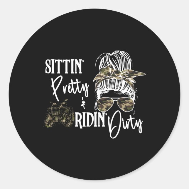 Sticker Rond Messy Bun Sittin Pretty Ridin-Dirty Pays Sud (Devant)