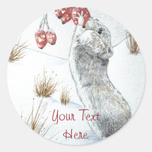 Sticker Rond Mignonne souris mangeant des baies la neige scène