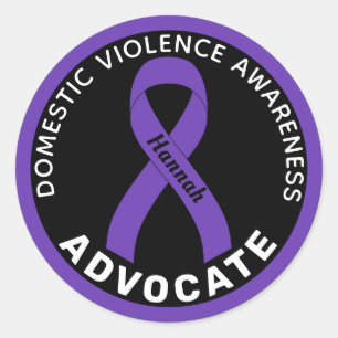 Sticker Rond Militante pour la sensibilisation à la violence fa