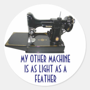 STICKER ROND MON AUTRE MACHINE EST AUSSI LÉGÈRE COMME PLUME