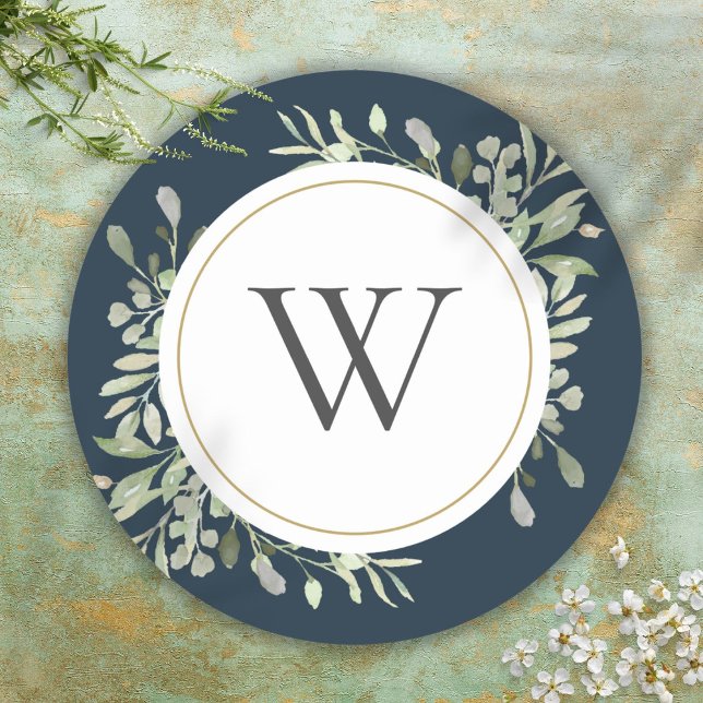 Sticker Rond Monogramme initiale de verdure bleu marine élégant (Elegant Navy Blue Greenery Monogram Initial Classic Round Sticker)