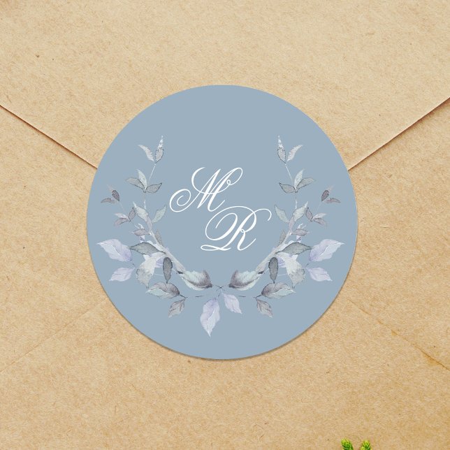 Sticker Rond Monogramme Mariage bleu Dusty personnalisé (Wedding Dusty Blue Monogram Sticker Template.)