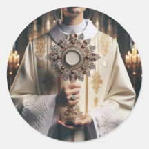 Monstrance avec les mains d'un Père