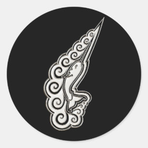 Sticker Rond Narwhal argenté ondule l'art de style celtique