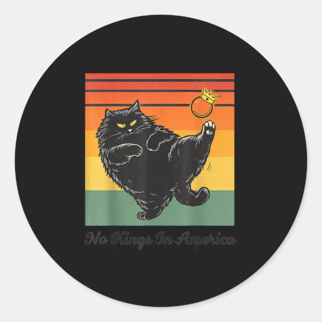 Sticker Rond No Kings In America Black Cat Funny Cat Kicking Cr (Devant)