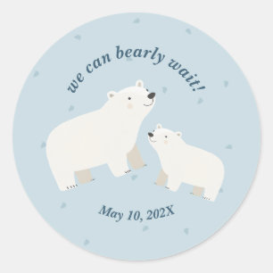 Sticker Rond Nous pouvons à peine attendre la fête de bébé assi