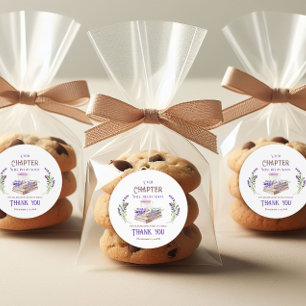 Sticker Rond Nouveau Chapitre Commence Bientôt Fête Bébé Livres