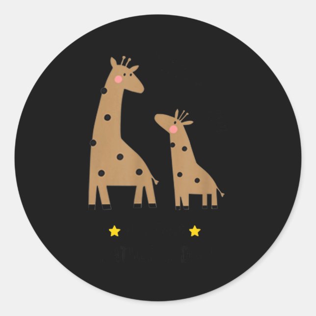 Sticker Rond Our First Father's Day 2026, Funny Giraffe Gift Da (Devant)