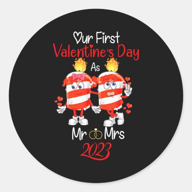 Sticker Rond Our First Valentines Day As Mr And Mrs Engaged Cou (Devant)