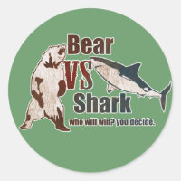 Ours contre requin. Qui gagnera ? vous décidez.