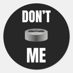 Sticker Rond Palet de hockey sur glace drôle avec bâton