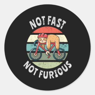 Sticker Rond Pas Fast Not Furious paresseux vélo de couchage