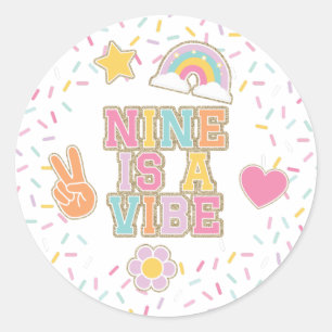 Sticker Rond Patch Preppy Nine est une Vibe 9e Anniversaire